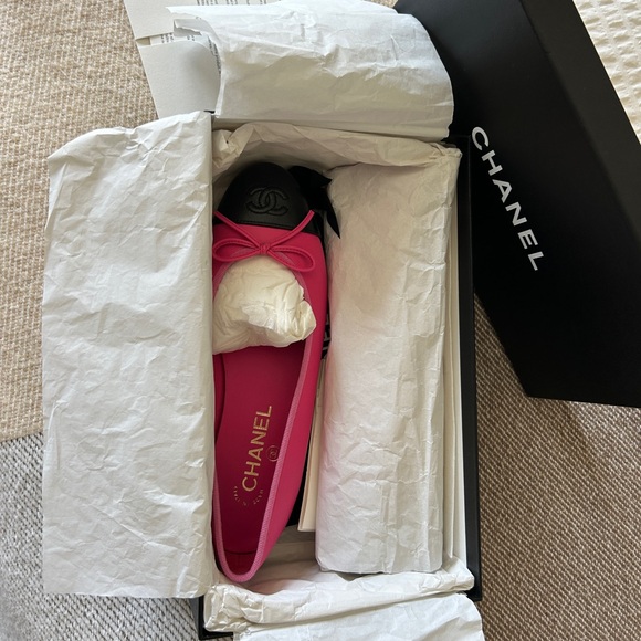PINK CHANEL BALLET FLATS - Picture 6 of 12